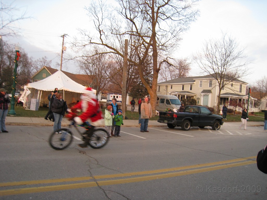 Holiday Hustle 5K 2009 425.jpg - The 2009 running of the Holiday Hustle 5K put on by Running Fit in Dexter Michigan on a sunny but 28 degree on December 5, 2009.